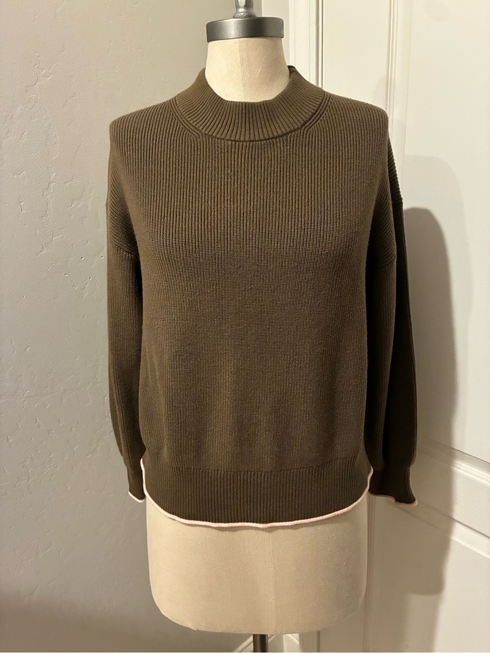 Scotch & Soda Olive Brown Ribbed Mock Neck Sweater with pink trim size L
